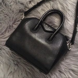 Givenchy Antigona Mini in Black